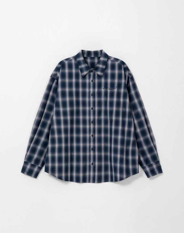 몽돌 로고 포인트 오버핏 체크 셔츠 네이비 MDSH031NAVY 착용컷