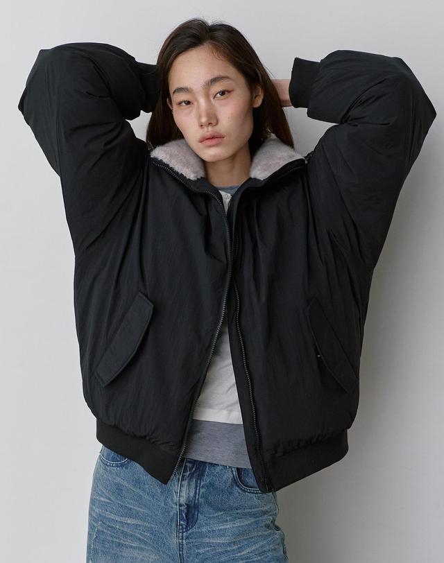 몽돌 [10/27 예약배송] 덕 다운 퍼 카라 블루종 숏패딩 블랙 MDJP030BLACK 착용컷