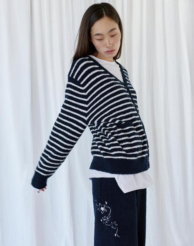 몽돌 [SET] 스트라이프 믹스 가디건 & 팬츠 셋업 네이비 MDPJ006NAVY 착용컷