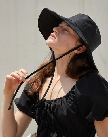 Nylon Strap Wide Bucket Hat (Black)