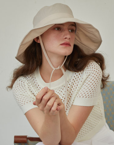 Nylon Strap Wide Bucket Hat (Beige)