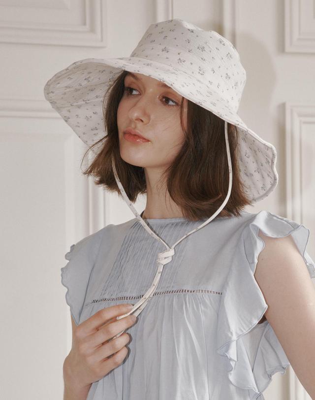 올인컴플리트 Floral Strap Wide Bucket Hat (2 Colors) 착용컷