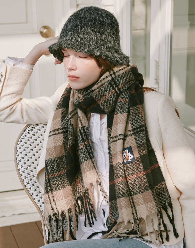 올인컴플리트 Tartan Check Muffler (2 Colors) 착용컷