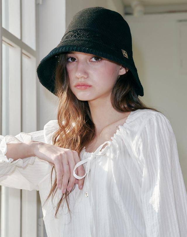 올인컴플리트 Blossom Hole Bonnet Hat (2 Colors) 착용컷