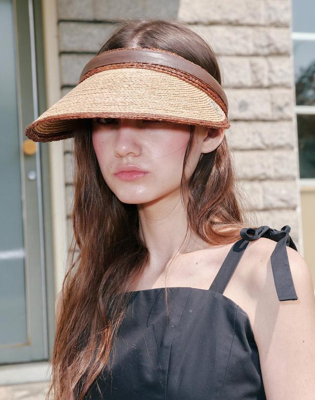 올인컴플리트 Diana Raphia Sun Visor (2 Colors) 착용컷