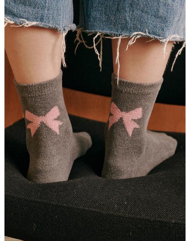 올인컴플리트 ALCP Ribbon Fluffy Socks (6 Colors) 착용컷