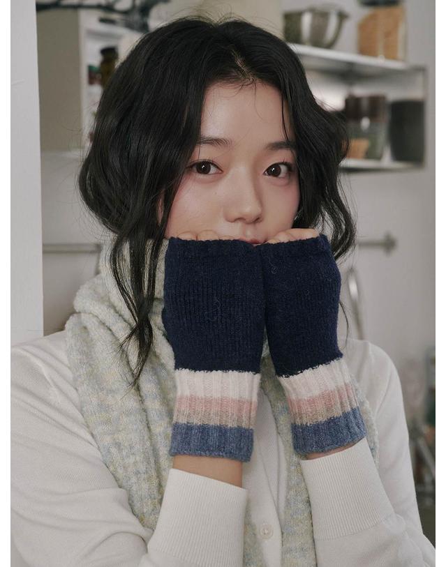 올인컴플리트 Color Layered Hand Warmer (4 Colors) 착용컷