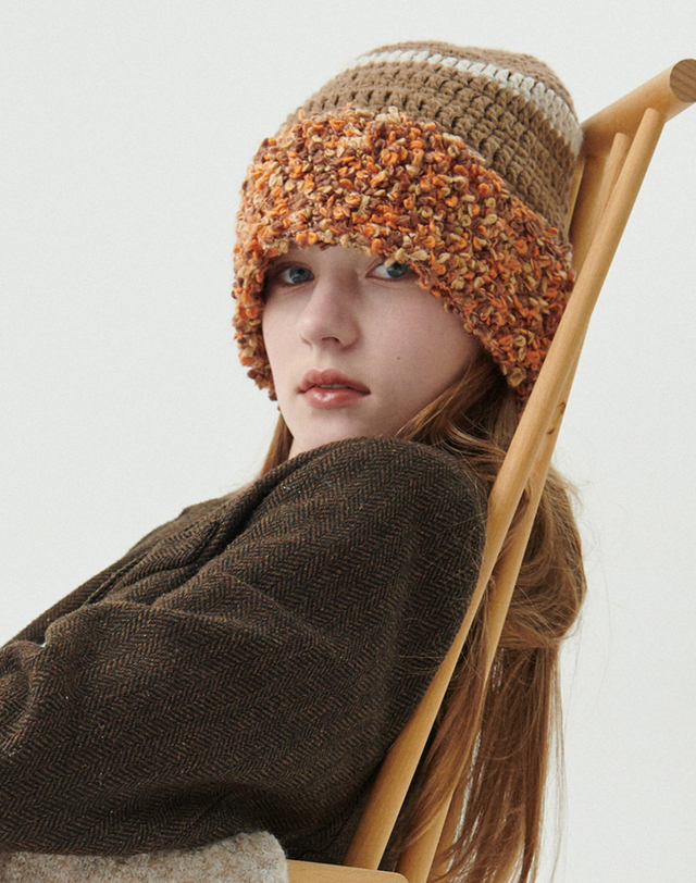 올인컴플리트 Fluffy Ring Crochet Hat (4 Colors) 착용컷