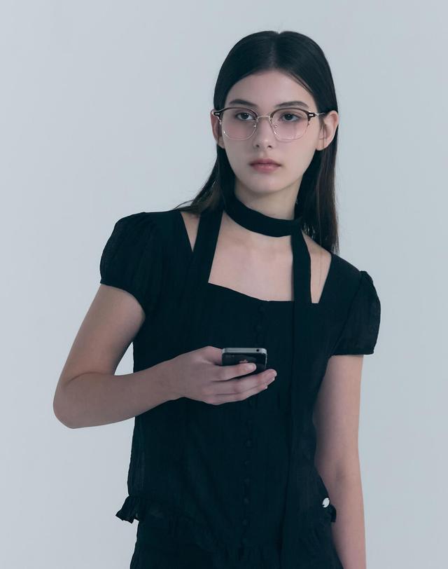 오아트 Tove Glasses [BROWN ROSE GOLD] 착용컷