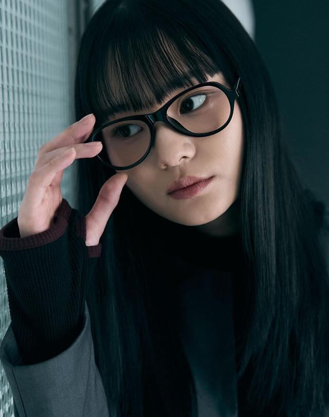 오아트 Zeph Glasses [BLACK] 착용컷
