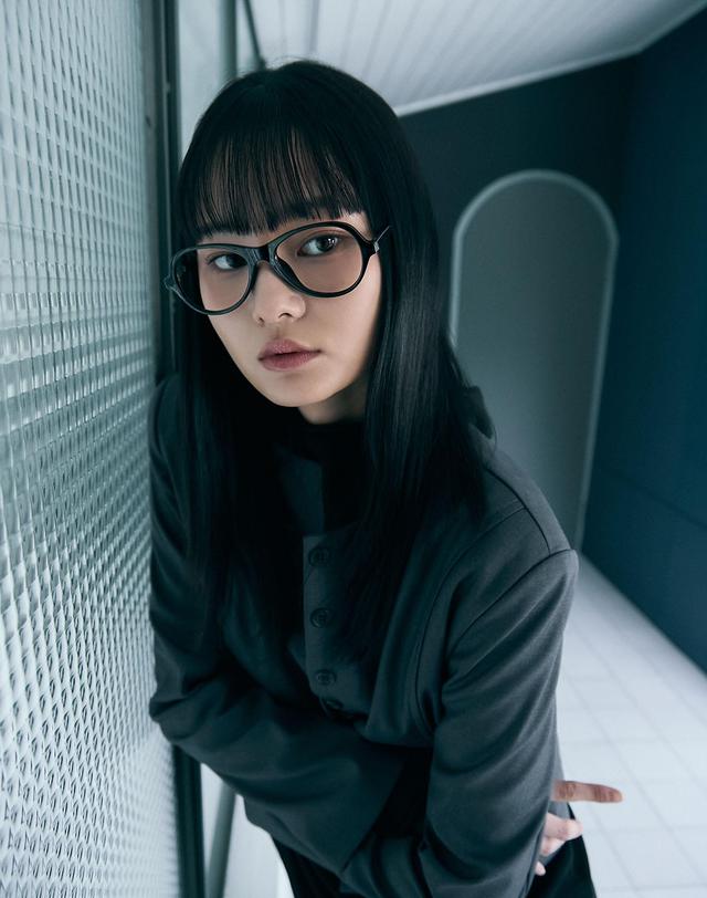 오아트 Zeph Glasses [BLACK] 착용컷