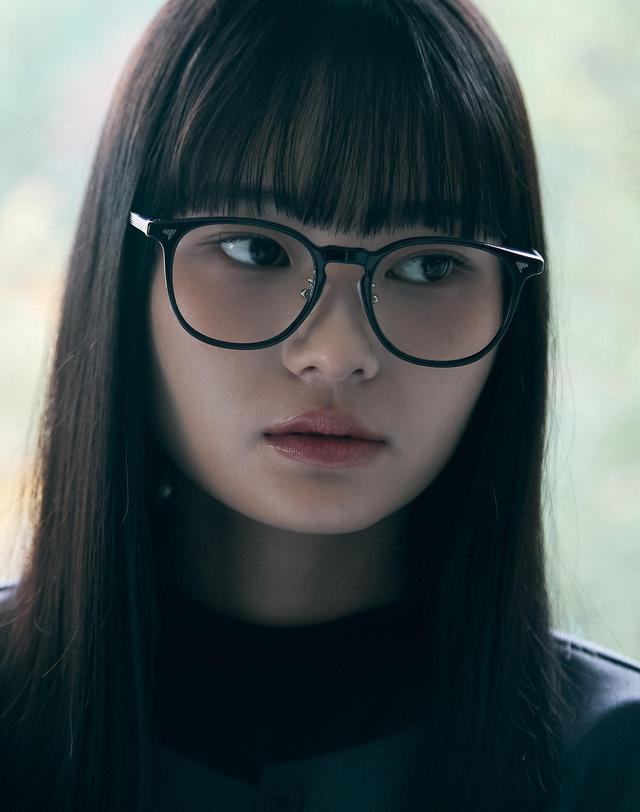 오아트 Arden Glasses [BLACK SILVER] 착용컷