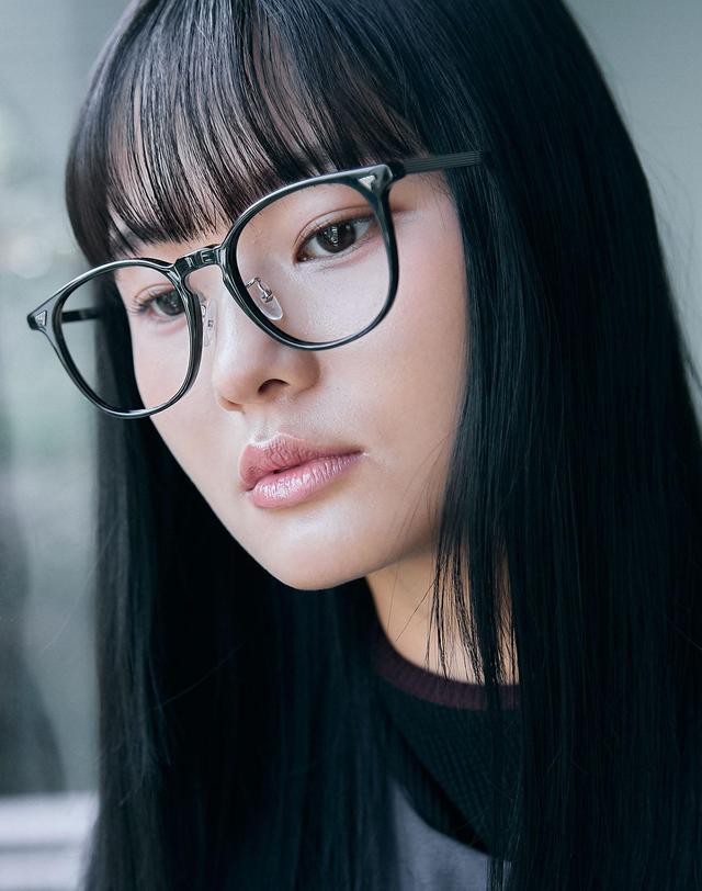 오아트 Arden Glasses [BLACK SILVER] 착용컷