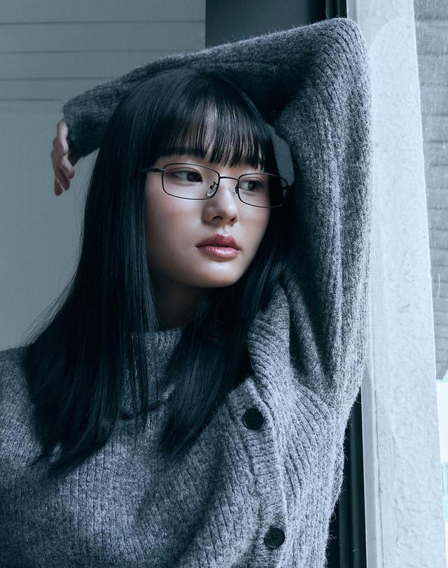 오아트 Antal Glasses [BLACK] 착용컷