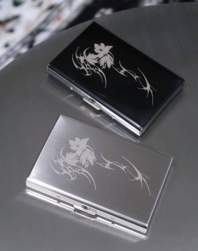 오아트 Flower Metal Card Wallet [BLACK] 착용컷