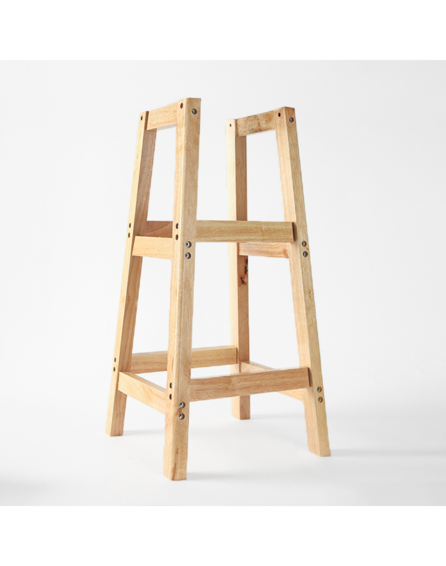 비투비월드 70cm 원목 사각 선반 겸 의자/인테리어 홈바의자 착용컷