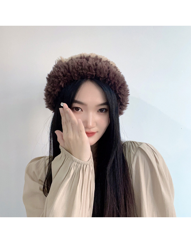 비투비월드 포근포근 플리스 비니(브라운) 털모자 착용컷