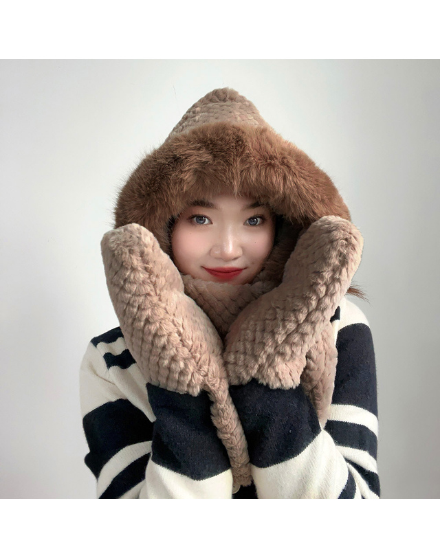 비투비월드 포근하루 일체형 후드 머플러 겨울목도리장갑 착용컷