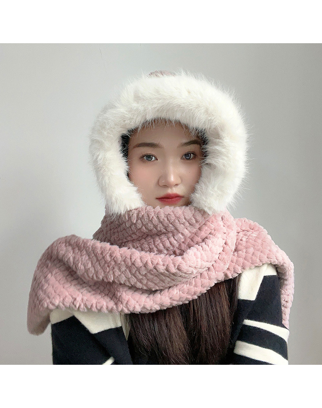 비투비월드 포근하루 일체형 후드 머플러 장갑목도리 착용컷
