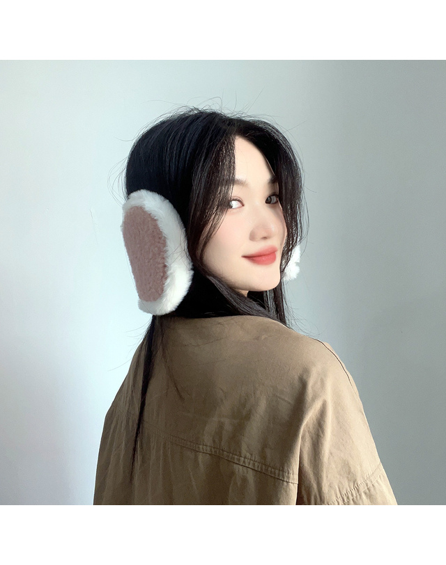 비투비월드 뽀글뽀글 방한 귀마개 양털귀덮개 이어머프 착용컷