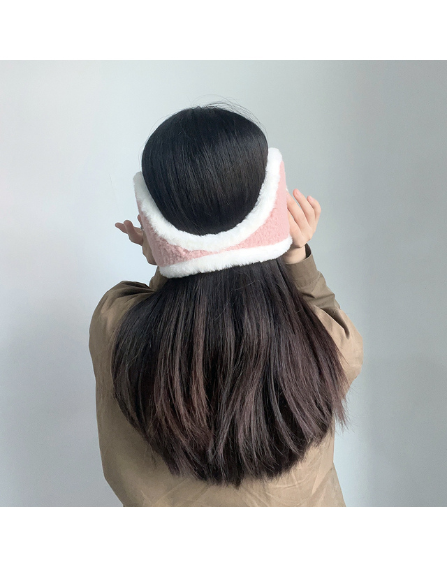 비투비월드 뽀글뽀글 방한 귀마개 양털귀덮개 이어머프 착용컷
