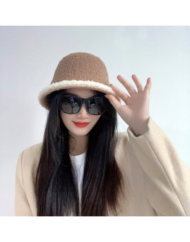 비투비월드 마이 뽀글이 버킷햇 벙거지 털모자 착용컷