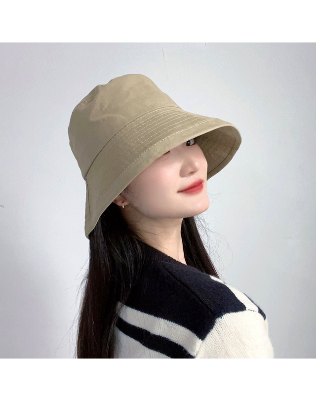 비투비월드 스탠다드 여성용 버킷햇(브라운) 착용컷