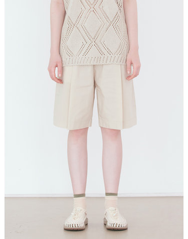 WIDE PINTUCK SHORTS / BEIGE