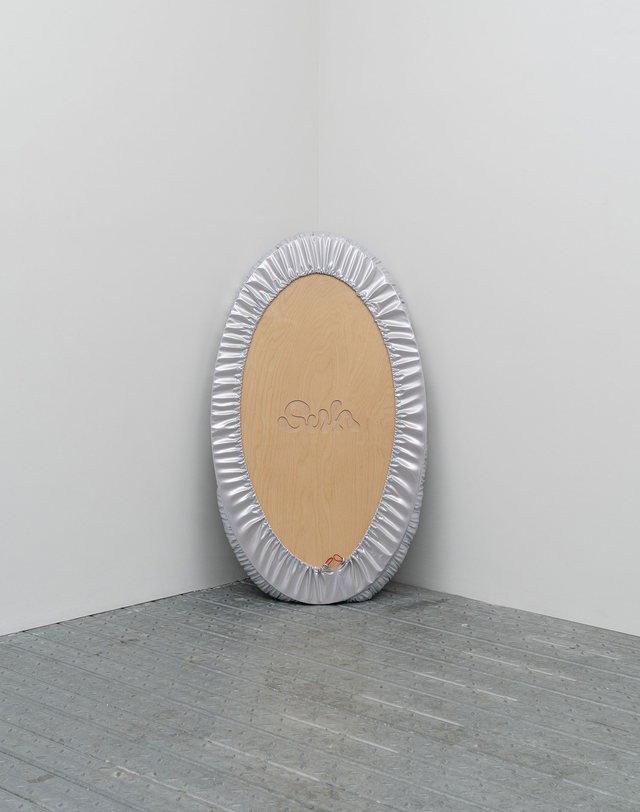 서수현 Plumpy Mirror in Silver 2022 (Refurb) 착용컷