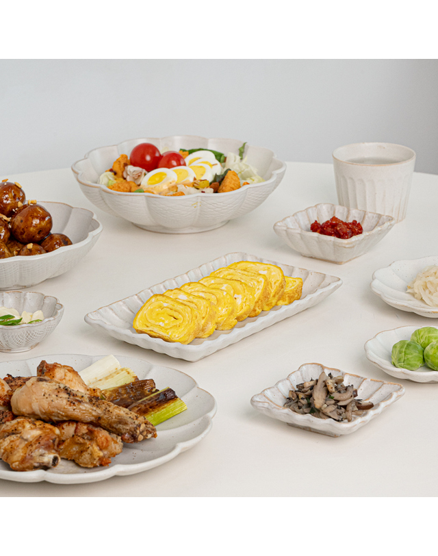 로메이키친 베이하나 긴사각 접시 중 착용컷