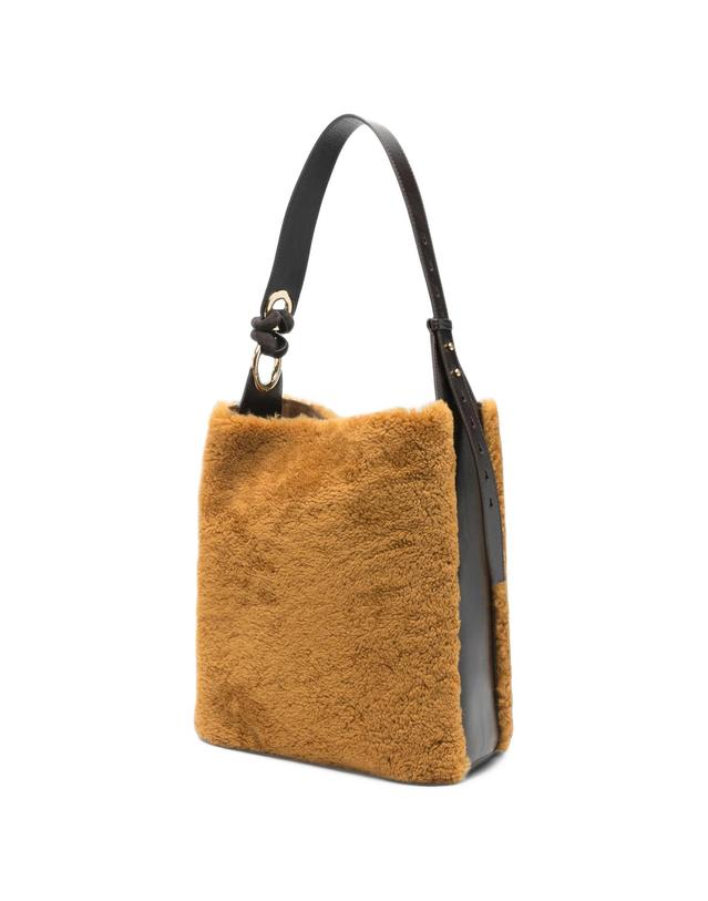 안야 힌드마치 [해외직구] 안야힌드마치 Ringo shearling shoulder bag 12317308322056 TP725755418 착용컷