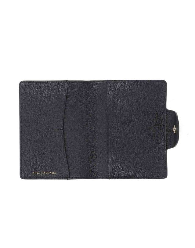안야 힌드마치 [해외직구] 26SS 안야힌드마치 Passport 홀더 199025BLACK TP572932414 착용컷