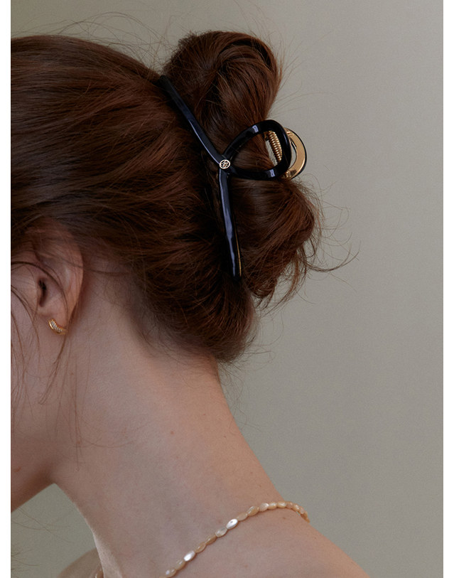 오블라 Twist metal point hair clip_real black HC003 착용컷