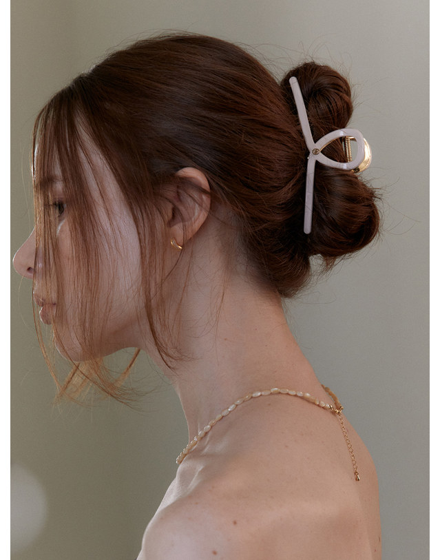 오블라 Twist metal point hair clip_pure butter HC002 착용컷