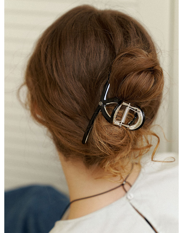 오블라 Twist metal point hair clip_real black silver HC007 착용컷