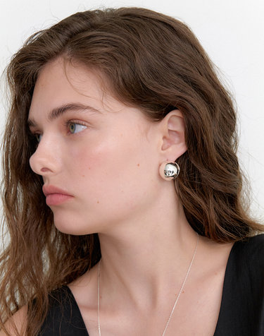 hollow ball one touch earring_M JE048