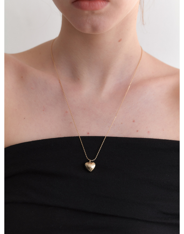 오블라 plain heart necklace_VOLUME JN017 착용컷