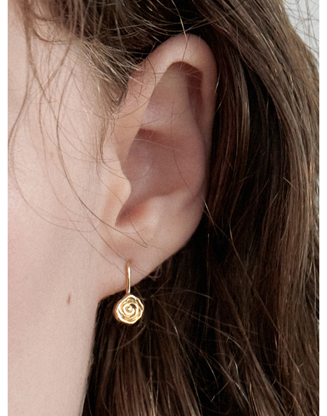 오블라 vintage rose hook earring_S JE050 착용컷