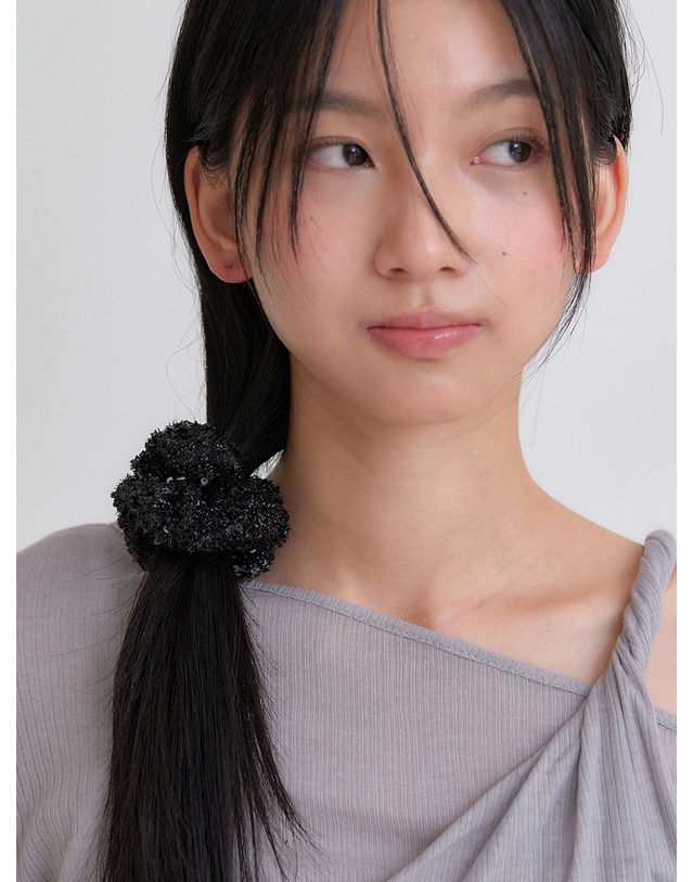 오블라 sequin mini scrunchie_black,white HS022 착용컷