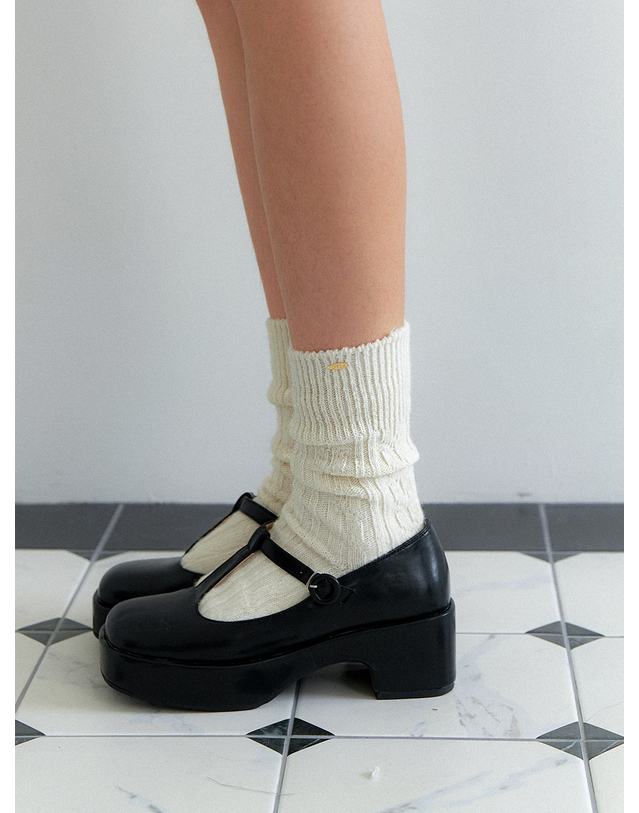 오블라 WOOL BLENDED KNIT SOCKS SO017 착용컷