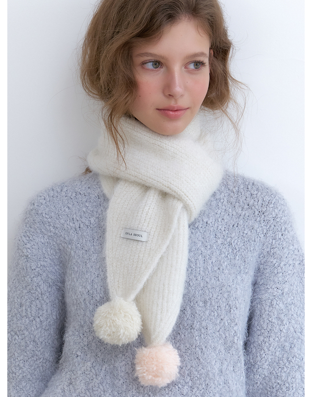 오블라 (선물포장) HAIRY BRUSHED MUFFLER_POM_3COLOR MF012 착용컷
