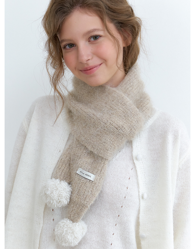 오블라 (선물포장) HAIRY BRUSHED MUFFLER_POM_3COLOR MF012 착용컷