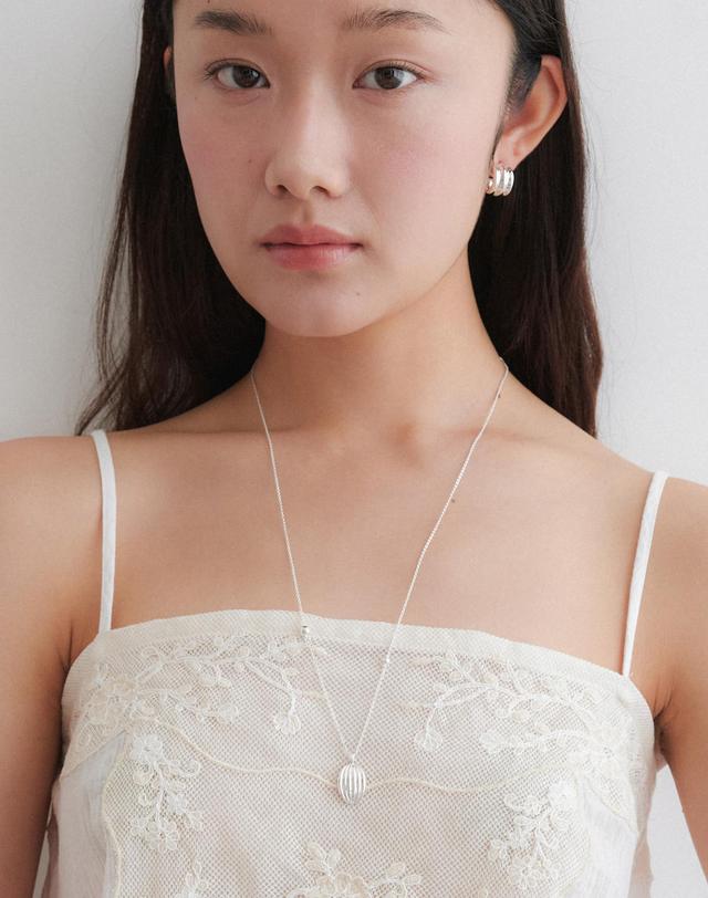 오블라 OVAL SHELL NECKLACE 2COLOR JN056 착용컷