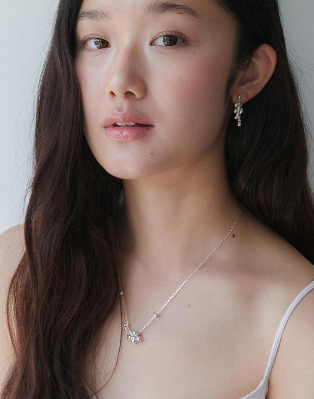 오블라 silver grape spread necklace 2color JN053 착용컷