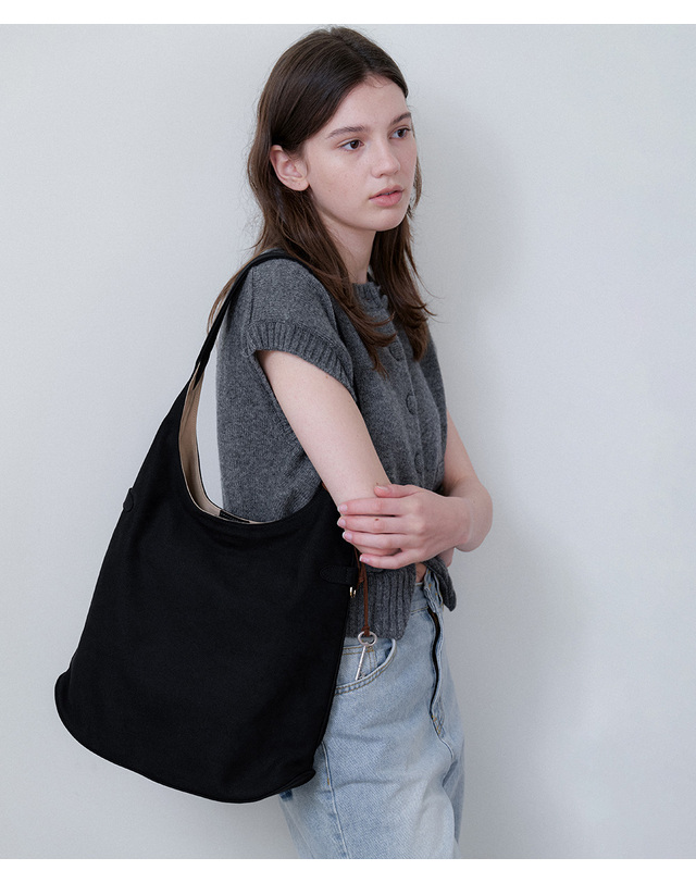 오블라 Lento buckle slouchy bag 2color BG007 착용컷