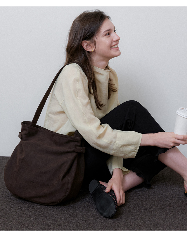 오블라 buckle slouchy suede bag 2color BG008 착용컷