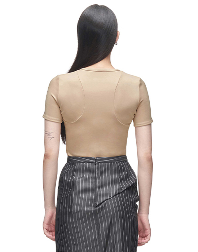 킴지수 [ZISU] Breast Cutout Eyelet T-shirt _ Beige 베이지 착용컷