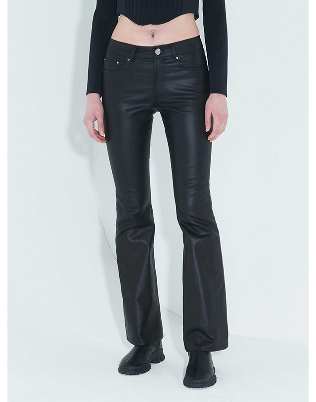 킴지수 Coated Back Slit Jeans _ Black 블랙 착용컷
