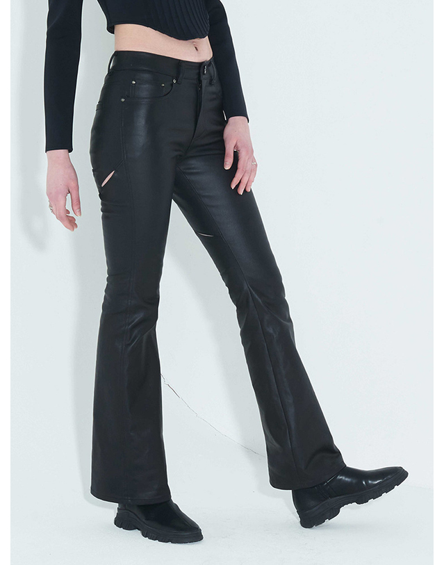 킴지수 Coated Back Slit Jeans _ Black 블랙 착용컷