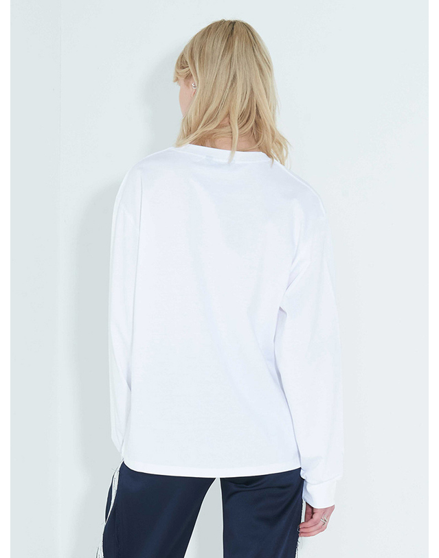 킴지수 Love Letter Emblem T-Shirt _ White 화이트 착용컷